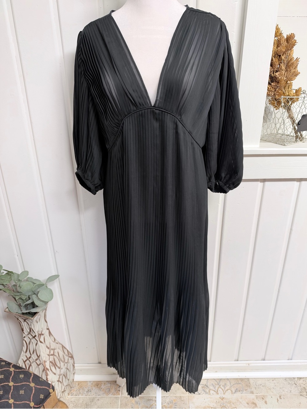 NWT Banana Republic Black Pleated Midi Dress Puff Sleeve L *read description*